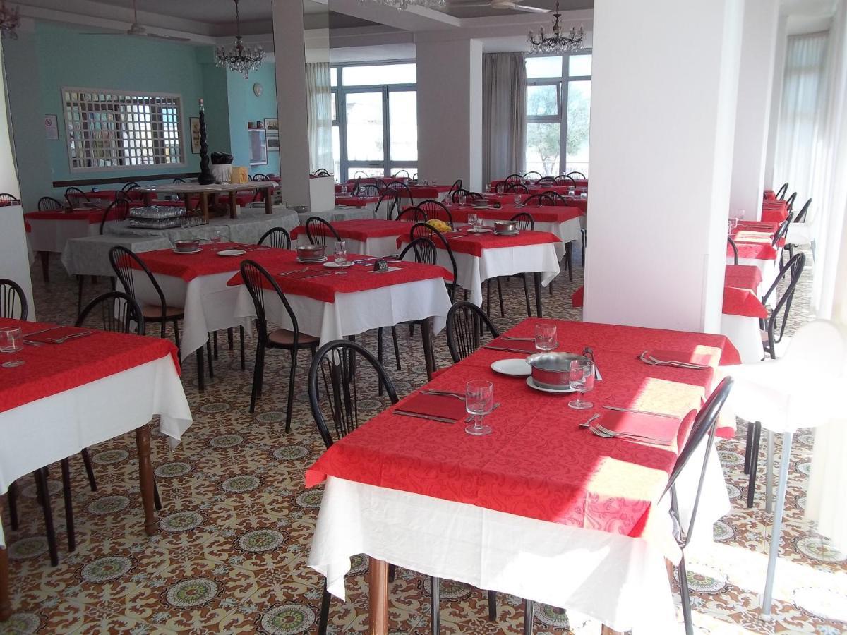 Hotel Italia Сенигалия Екстериор снимка