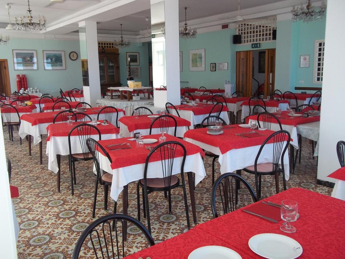 Hotel Italia Сенигалия Екстериор снимка