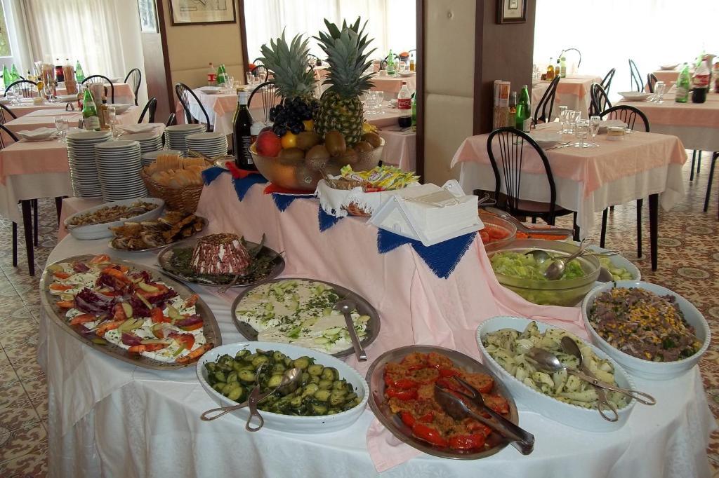 Hotel Italia Сенигалия Екстериор снимка