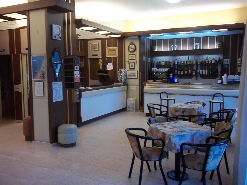 Hotel Italia Сенигалия Екстериор снимка