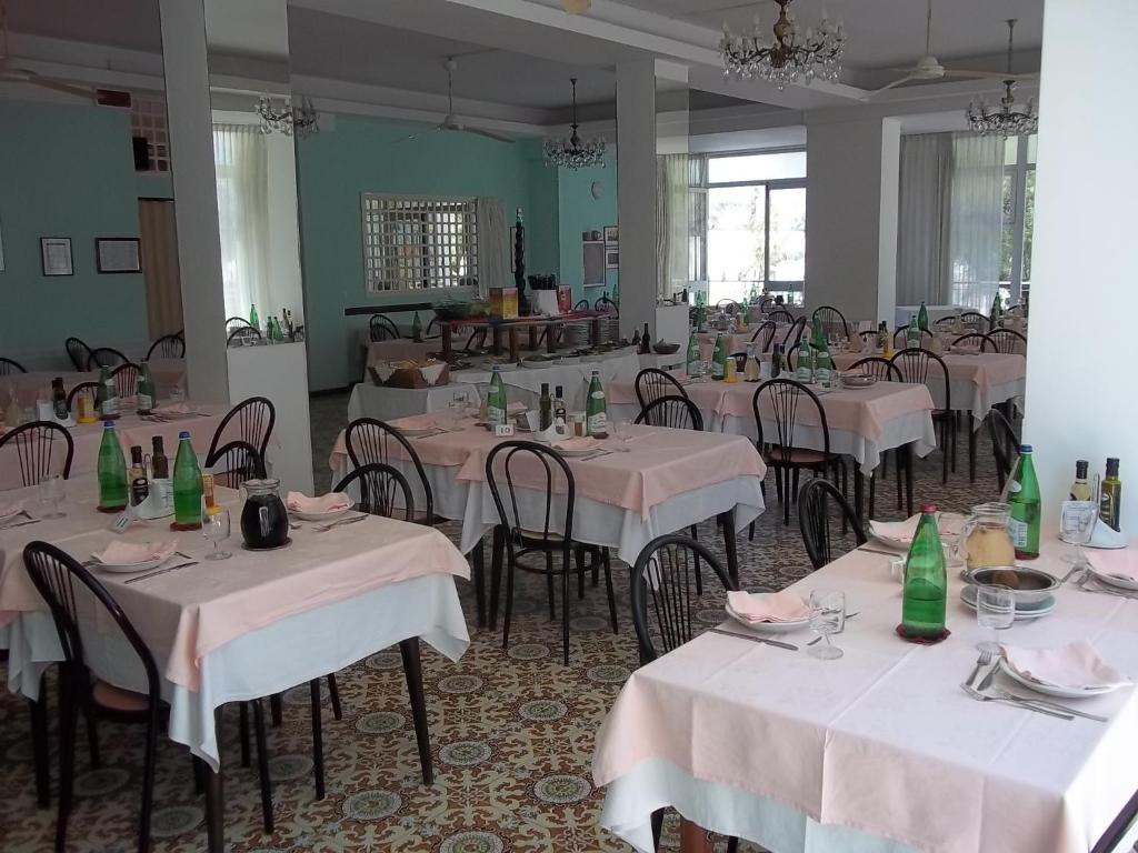 Hotel Italia Сенигалия Екстериор снимка