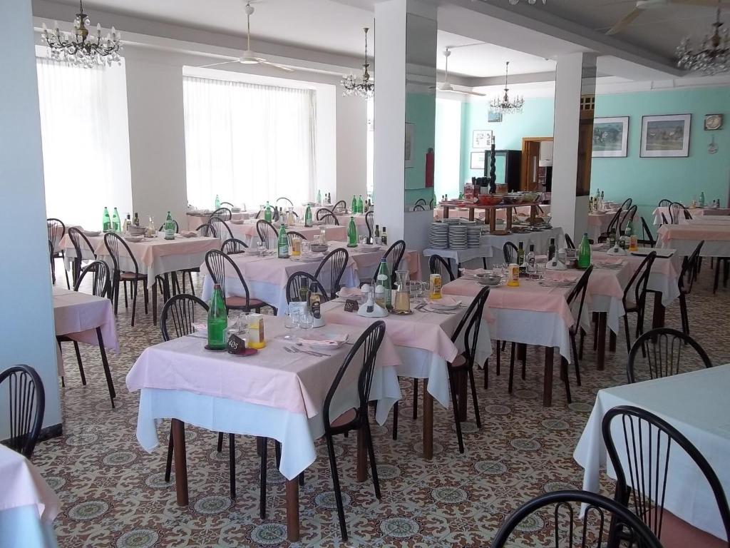 Hotel Italia Сенигалия Екстериор снимка