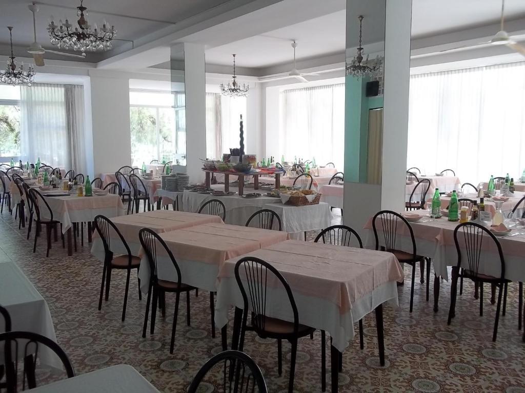 Hotel Italia Сенигалия Екстериор снимка
