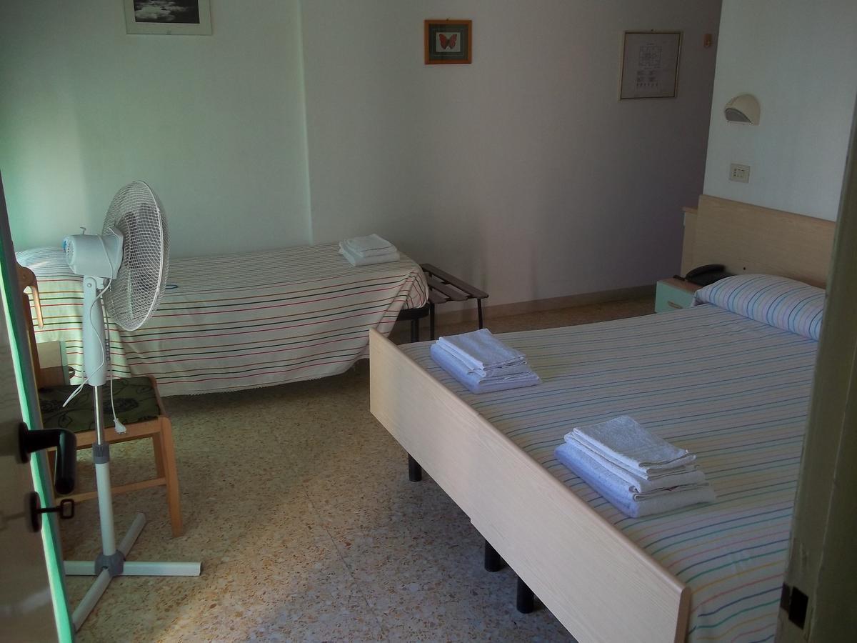 Hotel Italia Сенигалия Екстериор снимка
