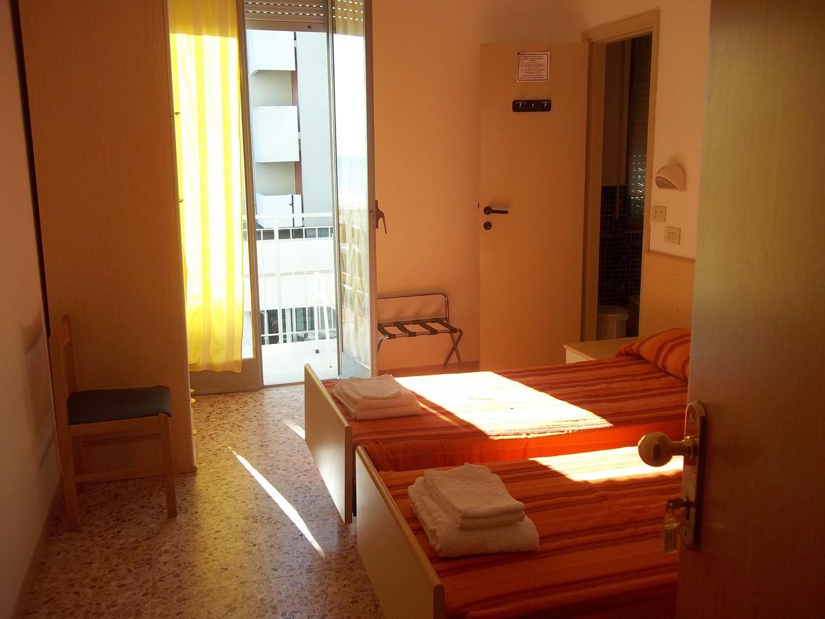 Hotel Italia Сенигалия Екстериор снимка