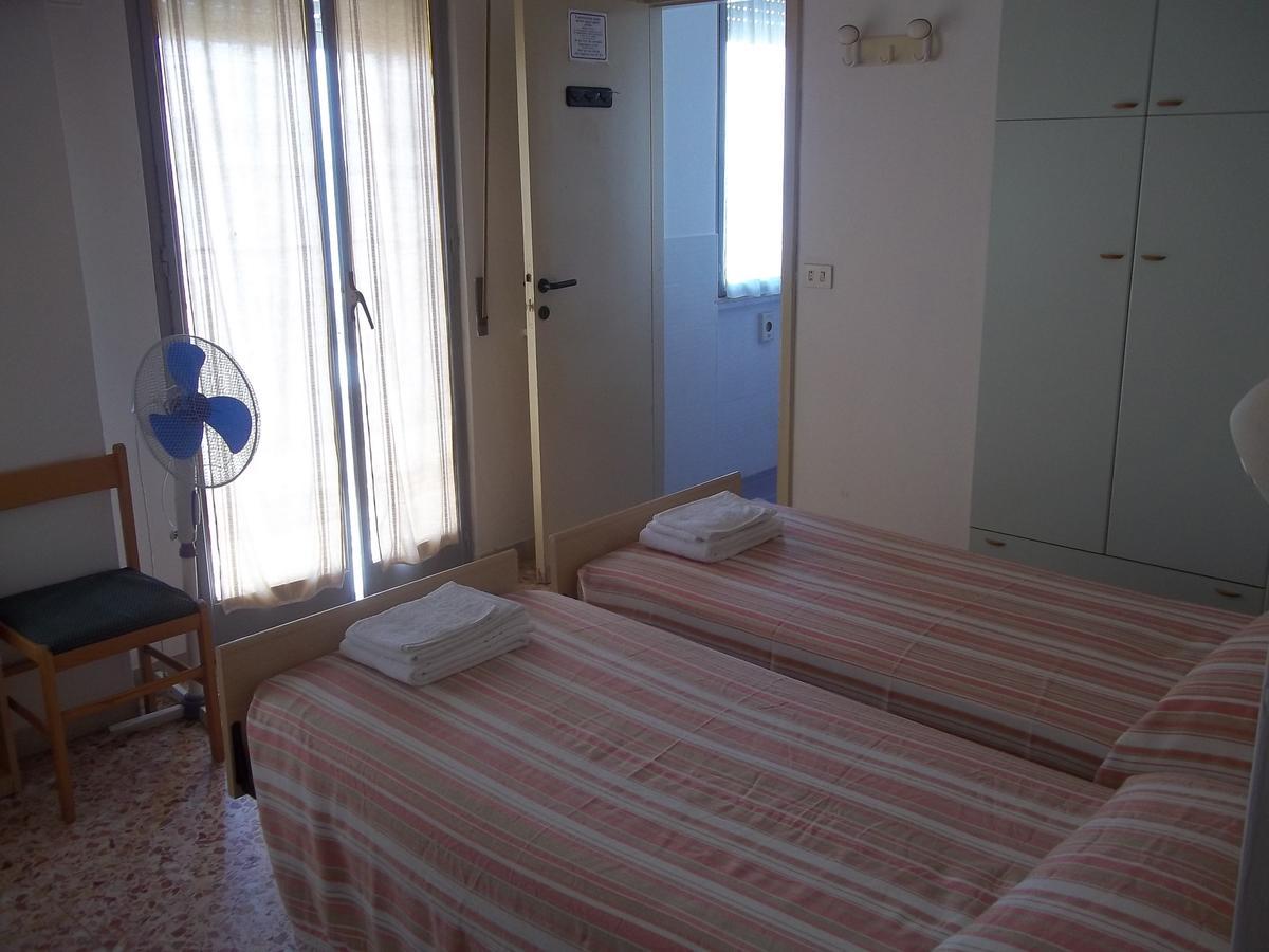 Hotel Italia Сенигалия Екстериор снимка