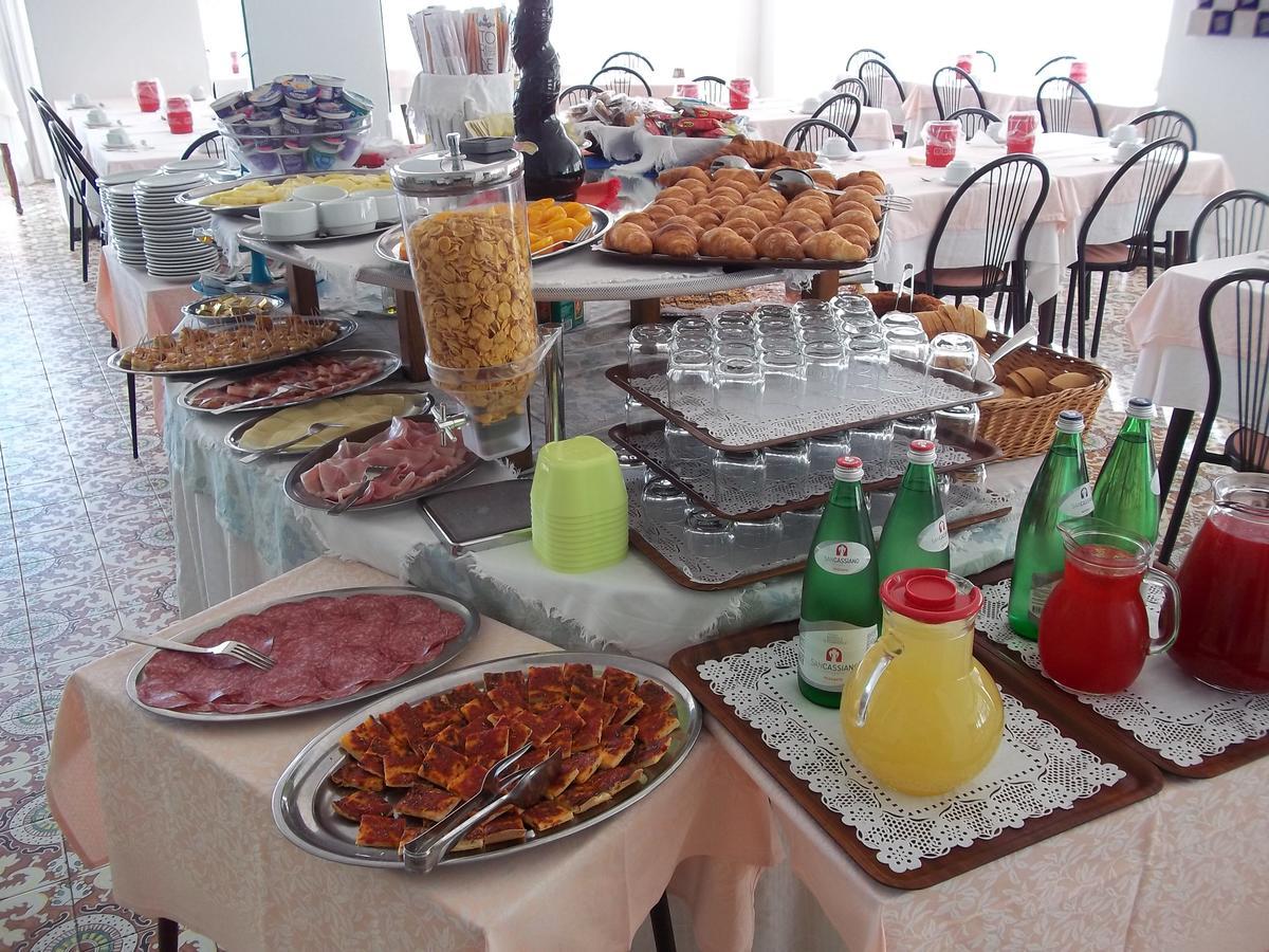Hotel Italia Сенигалия Екстериор снимка